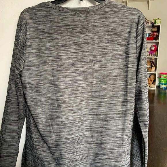 Women’s adidas long sleeve top! - Picture 4 of 4